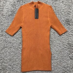 Banana Republic Sweater - Warm Rust - STRETCHES to regular fit!